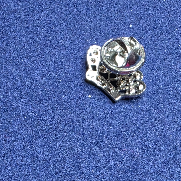 Rhinestone Crown Silver Tone Brooch 652 - Picture 2 of 3